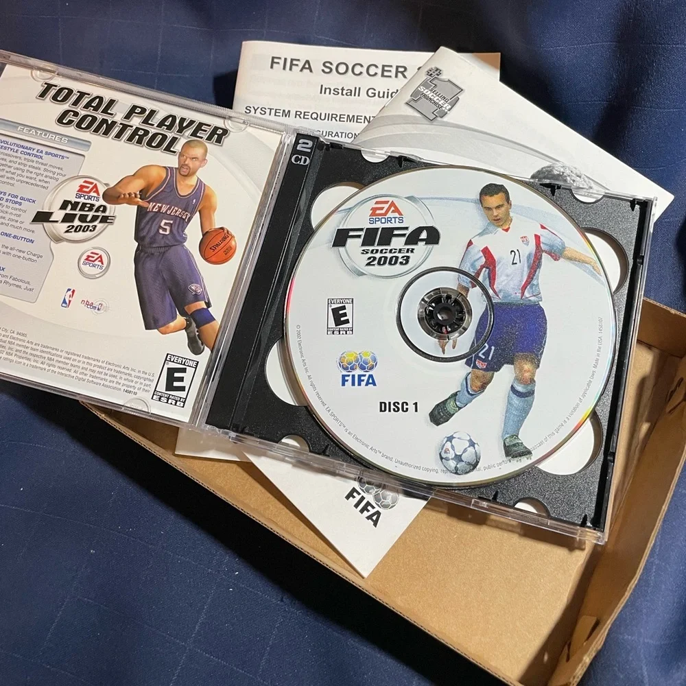 VTG FIFA Soccer 2003 2-disc PC-CD w/ manuals & box